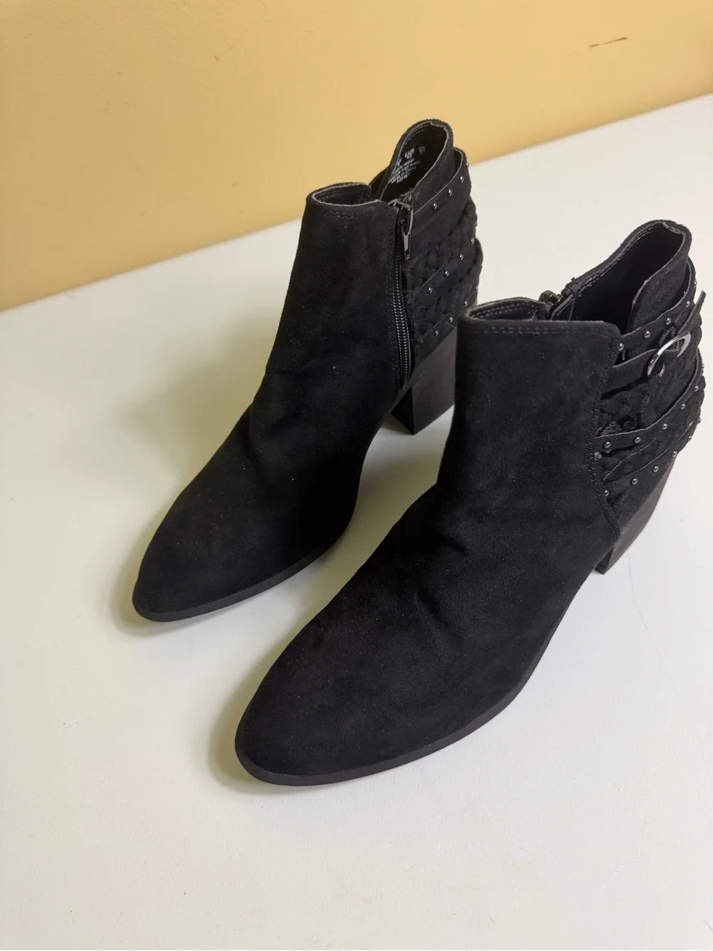 NWT Carlos Santana Ashby Black Faux Suede Studded Strappy Ankle Boots 10